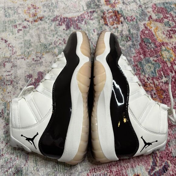 Nike Air Jordan 11 Neapolitan - Picture 10 of 11
